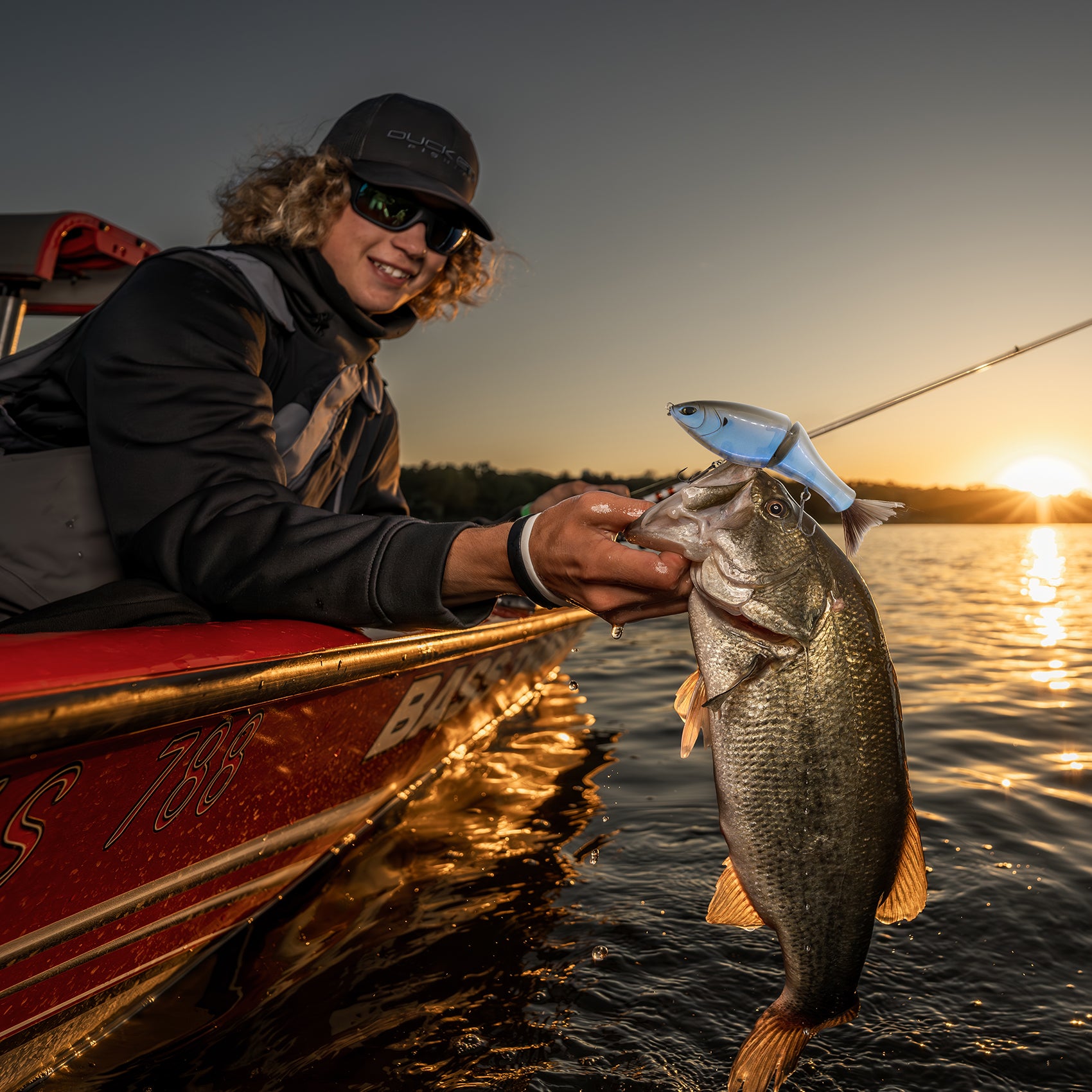 Wall-Hanger Glidebait